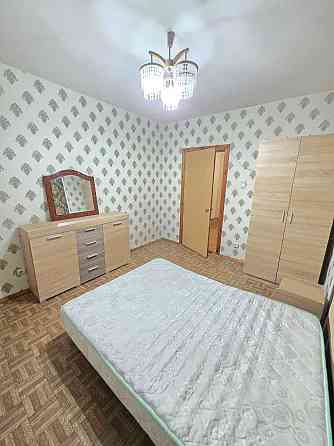 2 кім  вул. Драгоманова 14а / Ахматової, м. Позняки 15 хв Київ