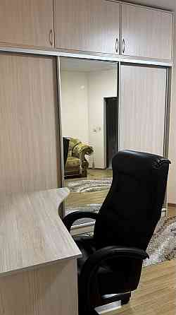 Оренда 1к новобудови  70 кв м диван та ліжко Токіо Ужгород