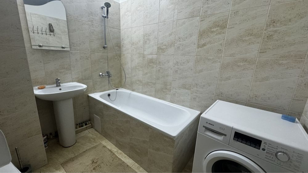 Оренда 1к новобудови  70 кв м диван та ліжко Токіо Ужгород - зображення 3