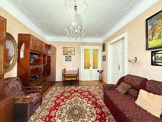 Оренда! Театральна Площа! Історичний центр Чернівців! Чернівці