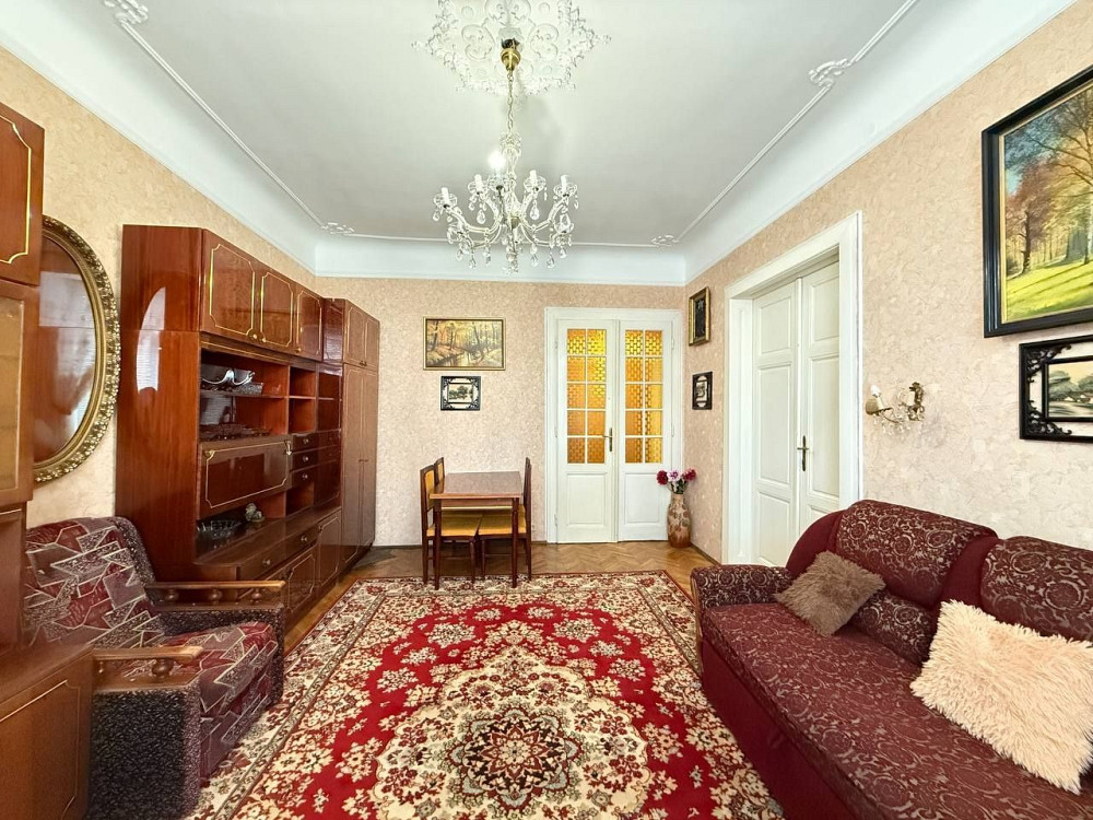 Оренда! Театральна Площа! Історичний центр Чернівців! Чернівці - зображення 2