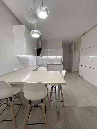 Оренда в ЖК Новопечерские Липки 2 комнатная 65м2 Драгомирова 11 Київ