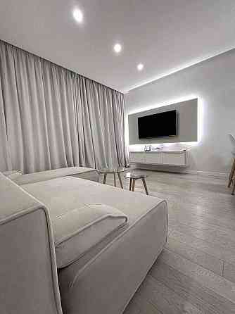 Оренда в ЖК Новопечерские Липки 2 комнатная 65м2 Драгомирова 11 Київ