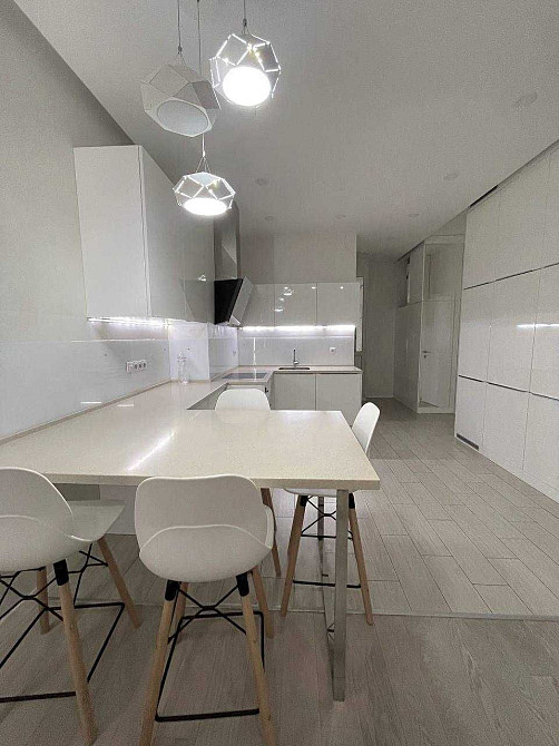 Оренда в ЖК Новопечерские Липки 2 комнатная 65м2 Драгомирова 11 Київ - зображення 3