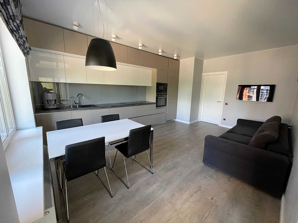 Видовая 2к квартира (кухня-гостинная+2 спальни) с ремонтом в ЖК Севен! Киев - изображение 1