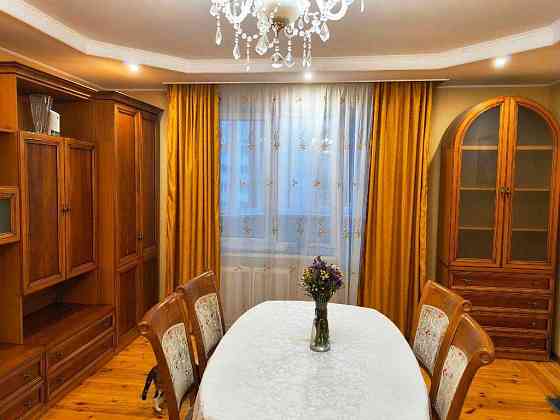 Двокімнатна 90 м², Соломянський р-н, 3 поверх — продається Киев