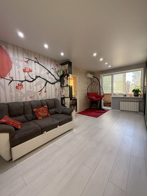 Продаж 1 кім. 11 мкрн. Лівий берег Кам`янське (Запорізька обл.) - зображення 1