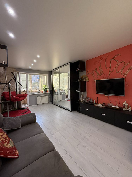 Продаж 1 кім. 11 мкрн. Лівий берег Кам`янське (Запорізька обл.) - зображення 3