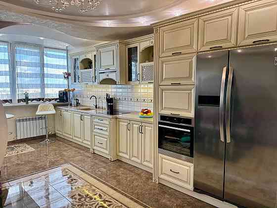 Продажа 4к с ремонтом в новом доме, паковка на два авто Дніпро