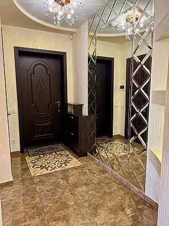 Продажа 4к с ремонтом в новом доме, паковка на два авто Дніпро