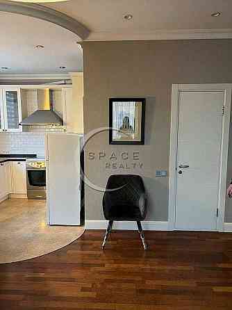 Продаж 3-к. квартира з дизайнерським ремонтом біля метро Васильківська Киев