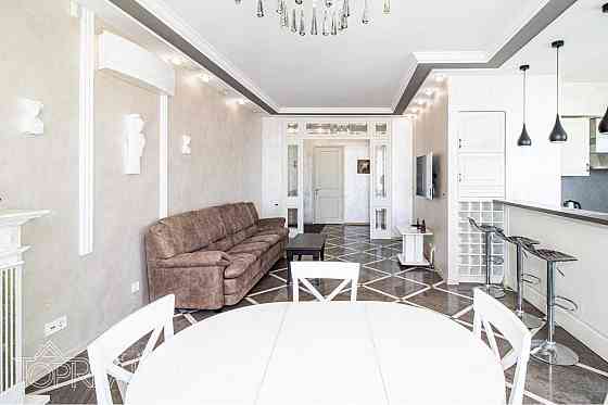 Здам в оренду простору 3-кімнатну панорамну квартиру в центрі Харьков