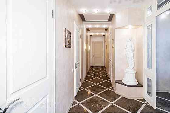 Здам в оренду простору 3-кімнатну панорамну квартиру в центрі Харьков