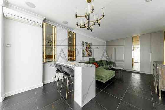 Продаж 2-к квартири ЖК Новопечерські Липки вул Андрія Верхогляда 1-20а Киев