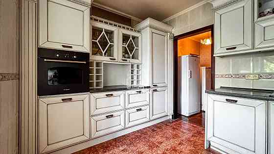 Продажа 3к.кв. 81м2, 4й этаж, Анны Ахматовой 15, метро Позняки Киев