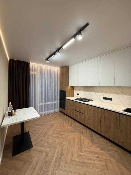 Однокімнатна квартира з дизайнерським ремонтом у ЖК Family Plaza Ивано-Франковск - изображение 1