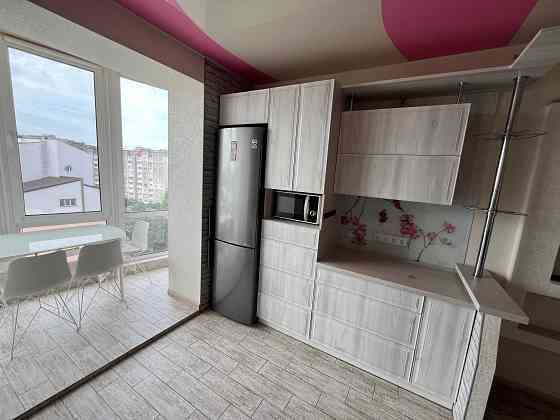 Продам власну 2-х кімн квартиру з видом на озеро + комірка у подарунок Хмельницький