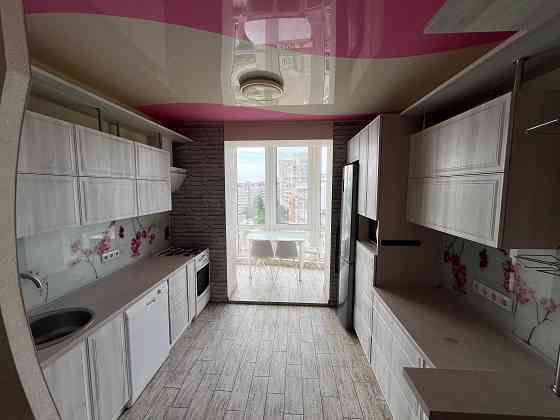 Продам власну 2-х кімн квартиру з видом на озеро + комірка у подарунок Хмельницький