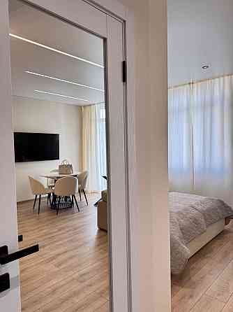 Продається Нова однокімнатна квартира. Неподалік центру. Ужгород