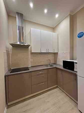 Градинська  7,  "євродвушка"  біля ТЦ " Район" Київ