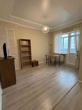 Градинська  7,  "євродвушка"  біля ТЦ " Район" Київ