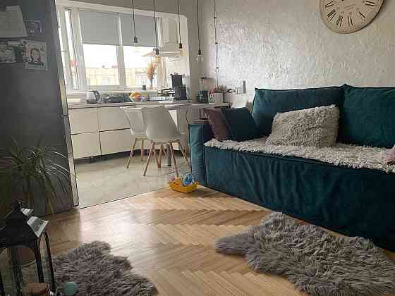 Улица Березняковская 20, 8/9 Київ