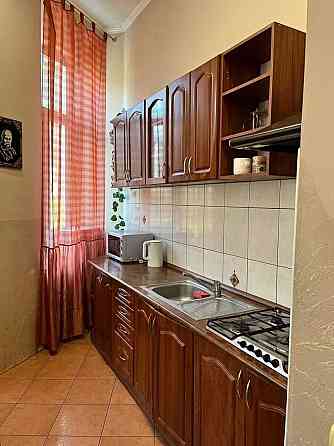 Простора 3-кімнатна квартира в ближньому центрі, вул. Костомарова Львов