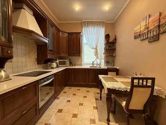 Вул.Предславинська 24 метро Палац України Київ