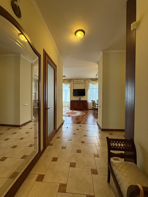 Вул.Предславинська 24 метро Палац України Київ - зображення 7