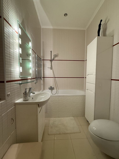 Вул.Предславинська 24 метро Палац України Київ - зображення 8