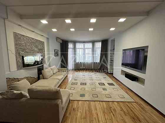 Оренда 4-кімнатної квартири на бульварі Лесі Українки/метро Печерська Київ