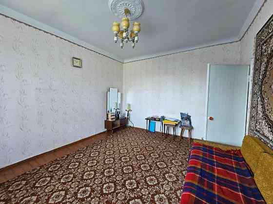 Продаётся 2-комнатная «сталинка» в районе cоцгорода,  ул. Гурова Кривой Рог