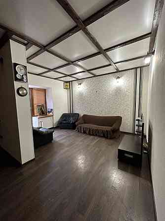 Продам свою квартиру на земле в двух уровнях и со своим входом  на Одесса