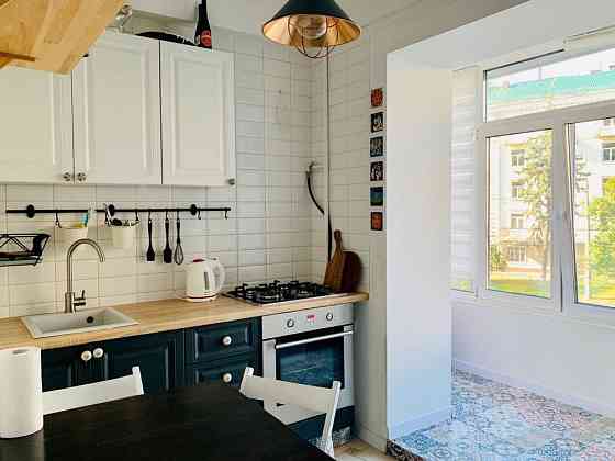 Без %  1к, центр, навпроти парку шевченківський район Киев