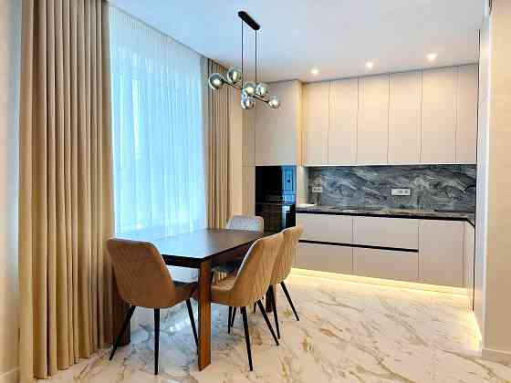 Квартира в центрі з дорогим ремонтом клубний будинок Черкассы