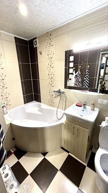 Стильна велика 1к квартира з меблями Кам`янець-Подільський - зображення 2