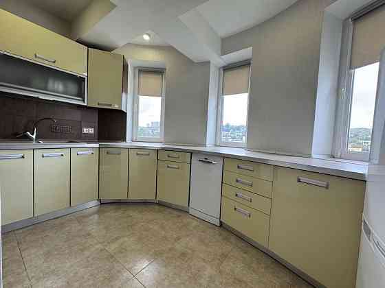 Власник , продаю 3 кімнатну квартиру біля центру, Львів , Бальзака Львов