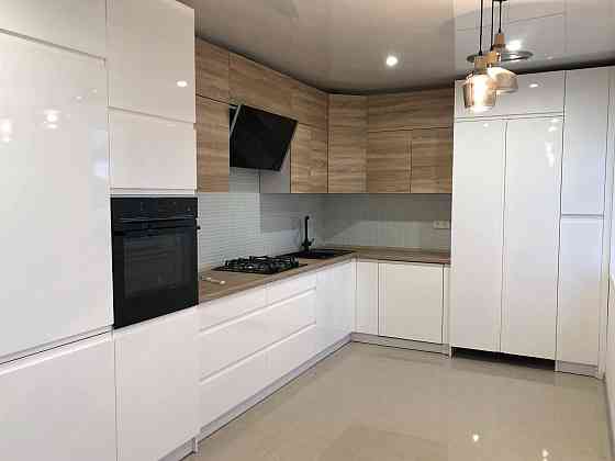 3кім. Квартира з гаражем в новобудові Бережани (Вінницька обл.)