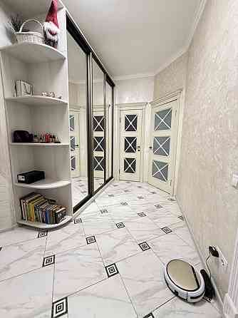 Продається 1 ком новобудова 3 ремонтом і меблями Черновцы