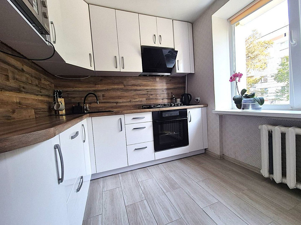 1 кімнатна квартира з ремонтом у центрі міста Чернигов - изображение 1