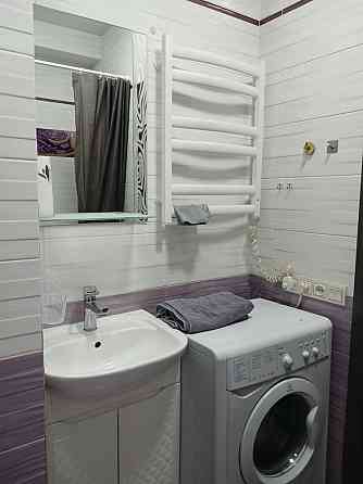 Сдается большая 2-х комн. кв. в центре Запорожье