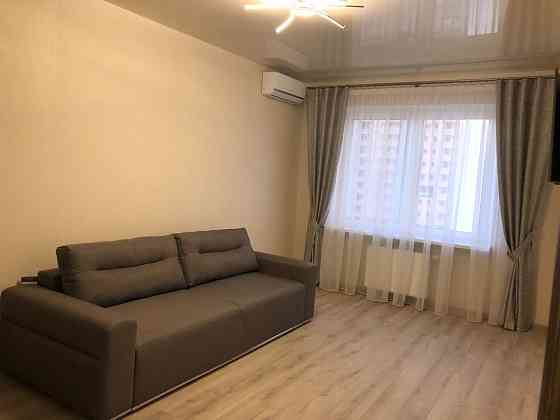 Предлогается в аренду двухкомнатная квартира Осокорки  ЖК Патриотика Київ