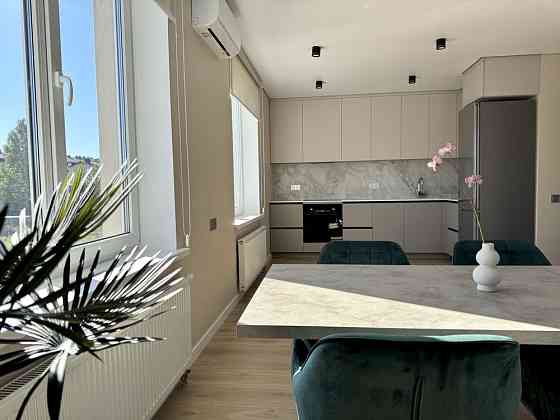 Продається 3 кімнатна квартира з готовим ремонтом ! З генератором Киев