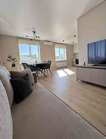 Продається 3 кімнатна квартира з готовим ремонтом ! З генератором Киев