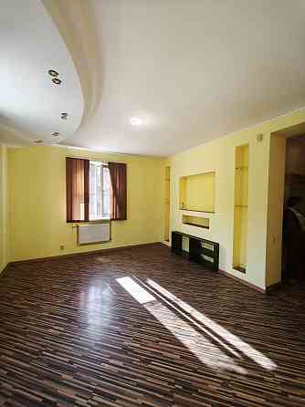 Продаж сучасна 2-х кімнатна в центрі Ніжин