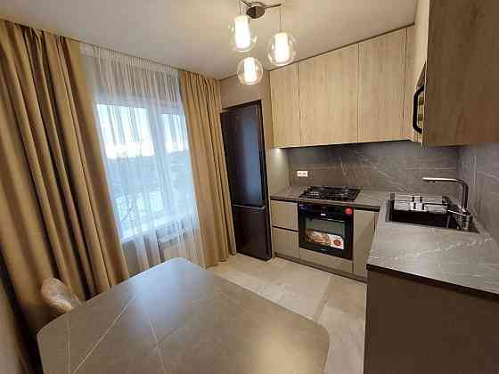 Продам 2 кімнатну квартиру вул.Н.Сотні( Стасюка) Черновцы