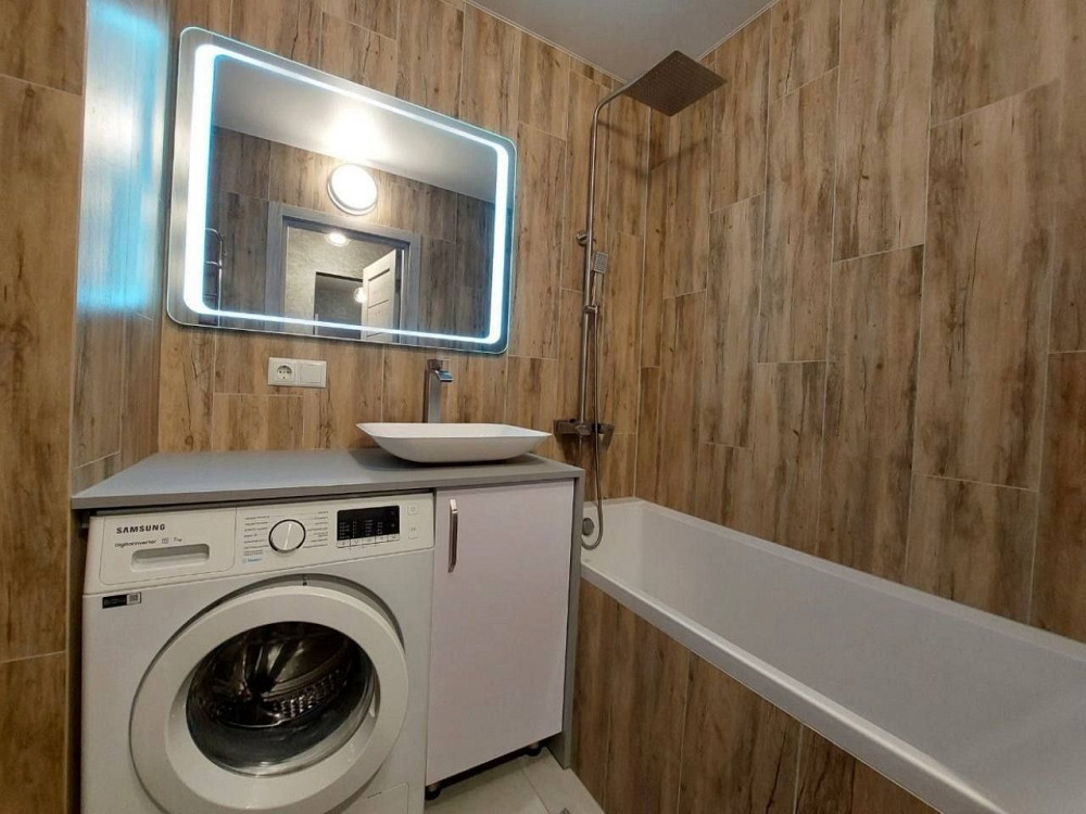 Продам 2 кімнатну квартиру вул.Н.Сотні( Стасюка) Чернівці - зображення 4