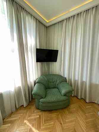 Оренда 1 кім. квартири з парковкою вул. Кирила та Мефодія Львов