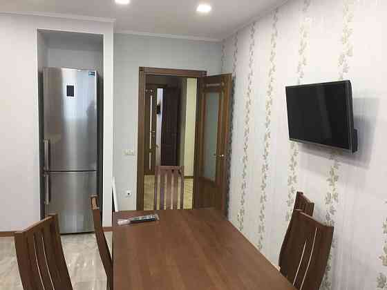 2 к / Посольство Америки / метро Берестейська Київ