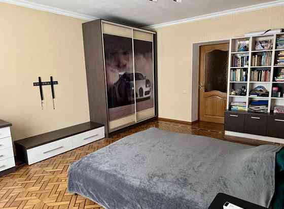 ЦЕНТР МІСТА. 3-кімнатна квартира. Середній поверх. АОГВ. «СТАЛІНКА» Одесса